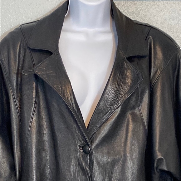 VNTG Black Leather Jacket with Oversized Fit and Lapel Design - Picture 5 of 11